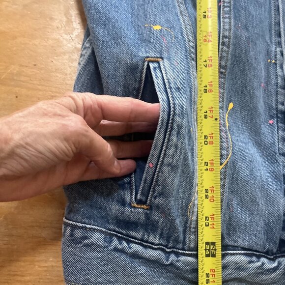 MEN'S SIZE Large LEVI'S THE TRUCKER JEAN VEST IN WZAP PAINT SPLATTER DENIM - Picture 10 of 11